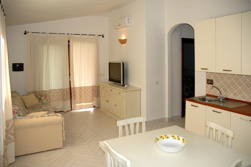 Holiday Homes Stella Marina San Teodoro  Habitación foto
