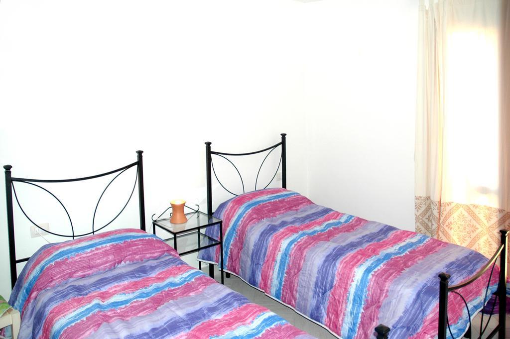 Holiday Homes Stella Marina San Teodoro  Habitación foto