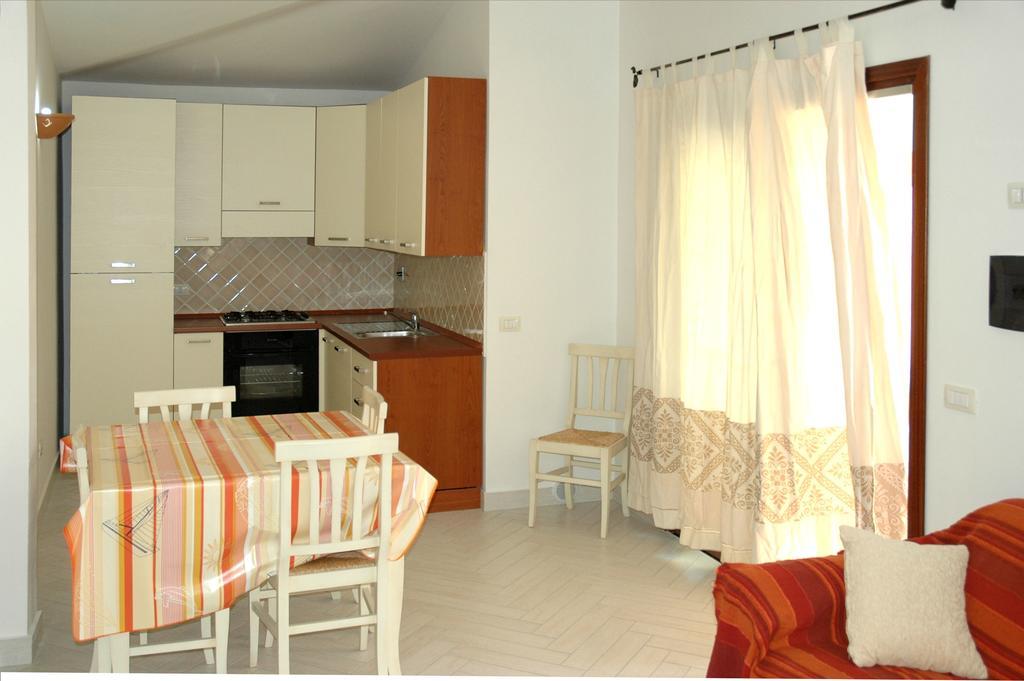 Holiday Homes Stella Marina San Teodoro  Habitación foto